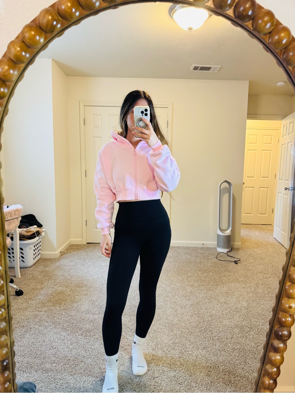 White Fox She’s Effortless Cropped Hoodie Posy Pink XS/S Sold Out - Picture 2 of 5